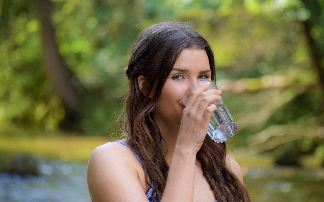 La Importancia de Beber Agua para una Piel Radiante